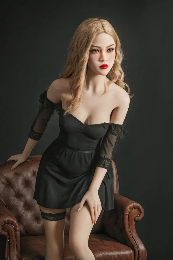 Blonde Sex Doll, schlanke Figur und kleine Brüste, ideal für erotische Fantasien