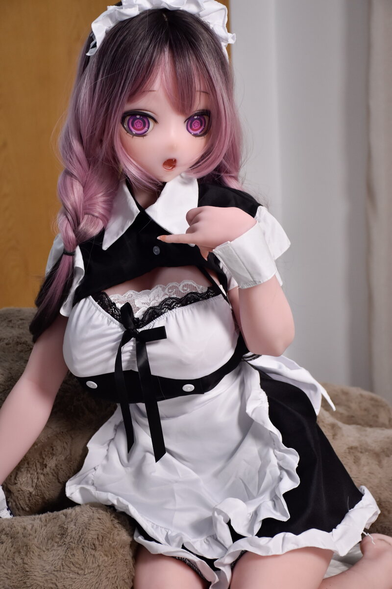Maid-Sexpuppe im Sitzen – Premium Silikon Love Doll