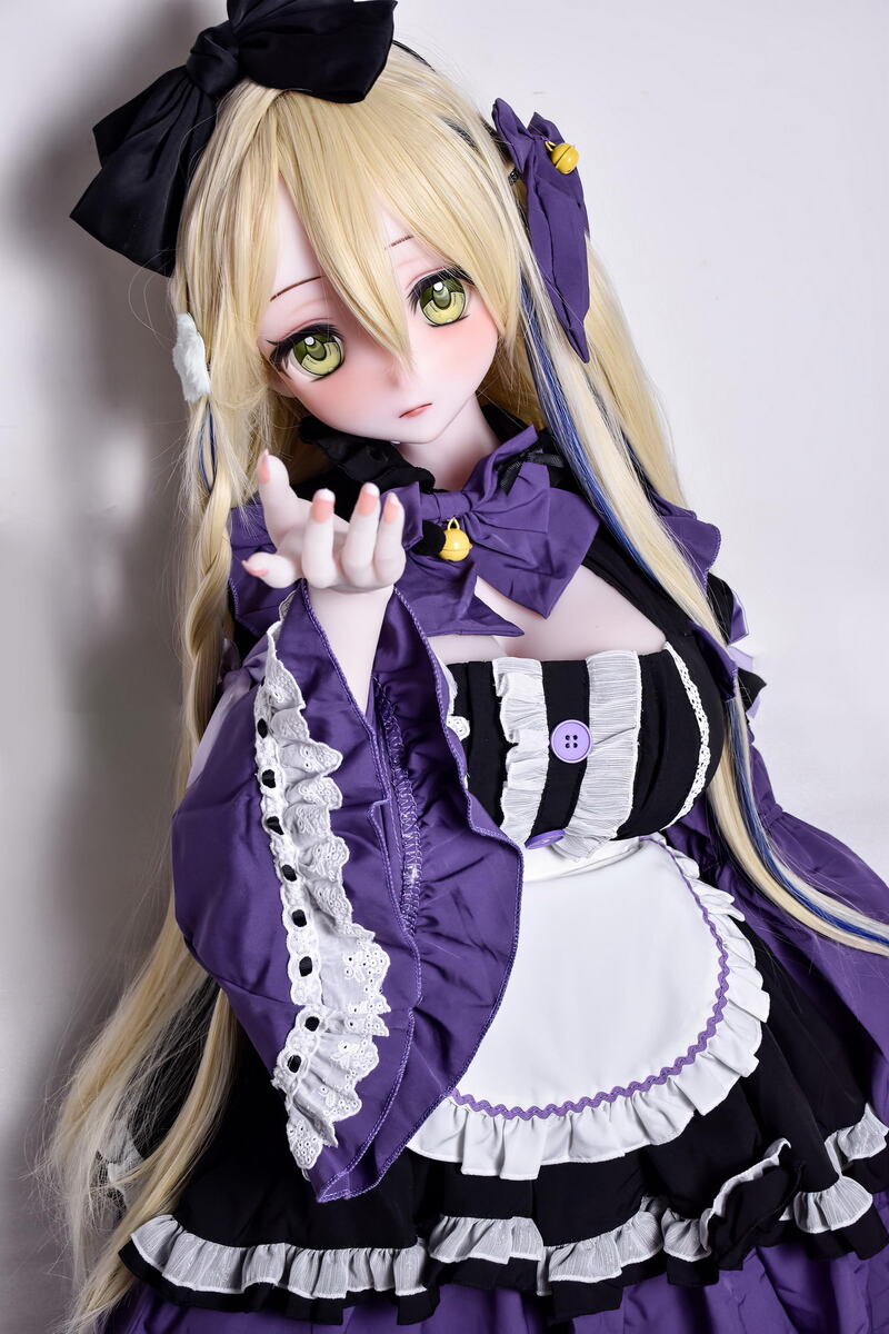 blonde sex doll mit individuellen Gesichtszügen