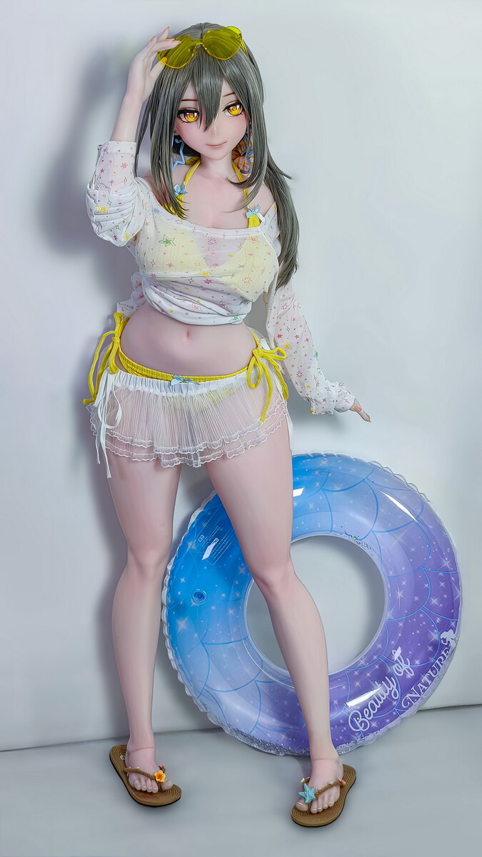 silikon Love doll Mizuta Nina im sommerlichen Outfit mit Schwimmring und verspieltem Charakter