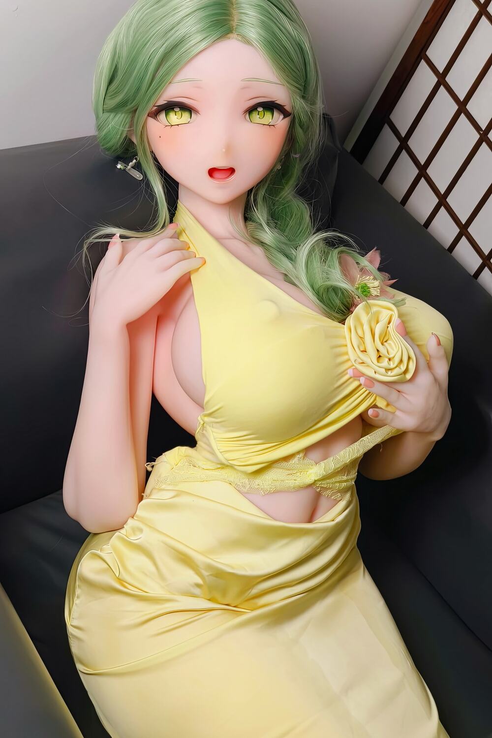 Fantasy sex doll Tsukimi Kohaku mit ausdrucksstarkem Gesicht und grünen Haaren