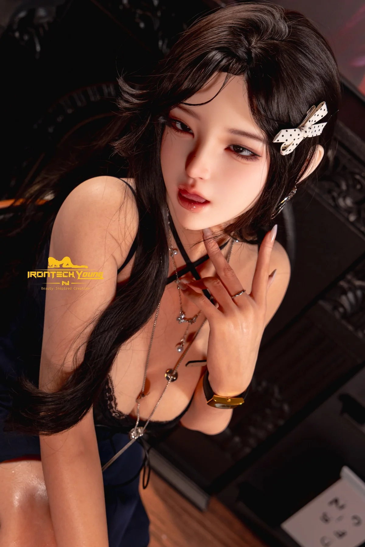 Sexy und süße real sex doll Ria mit filigranen Halsketten