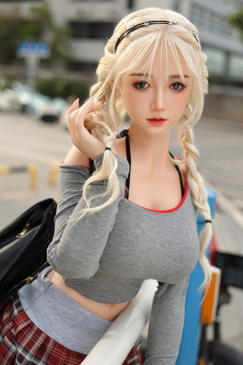 Realistische Sex Doll, Nahaufnahme des Oberkörpers mit Großen Brüsten