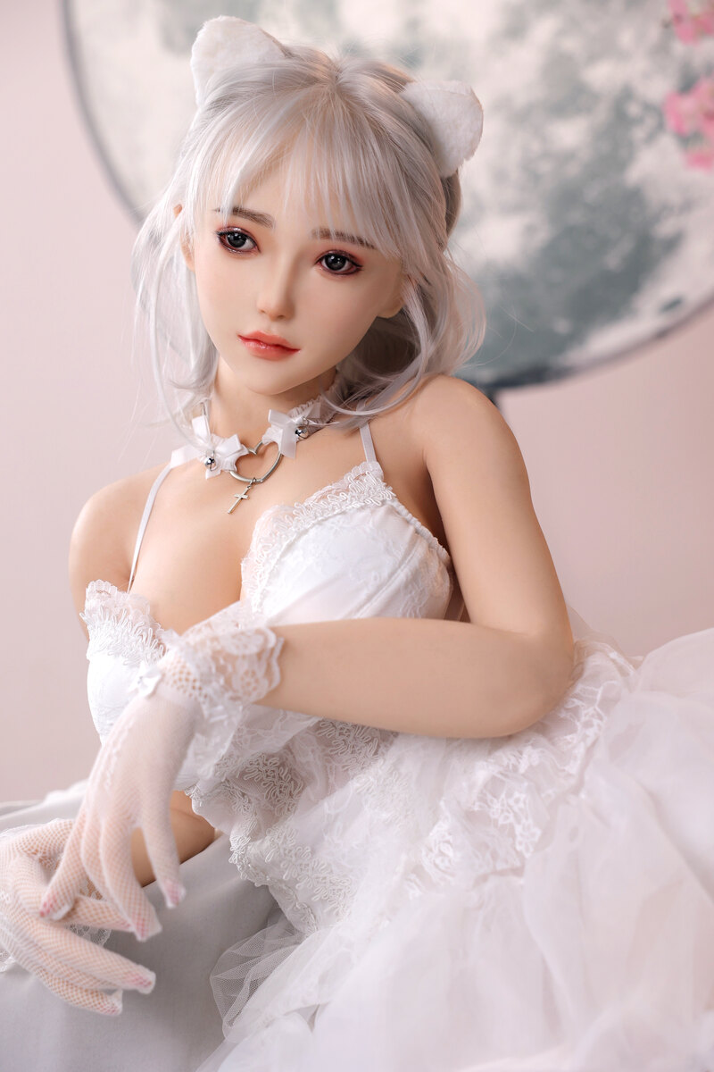 Kurvige Sexpuppe Chushi, anmutige Figur in Spitze