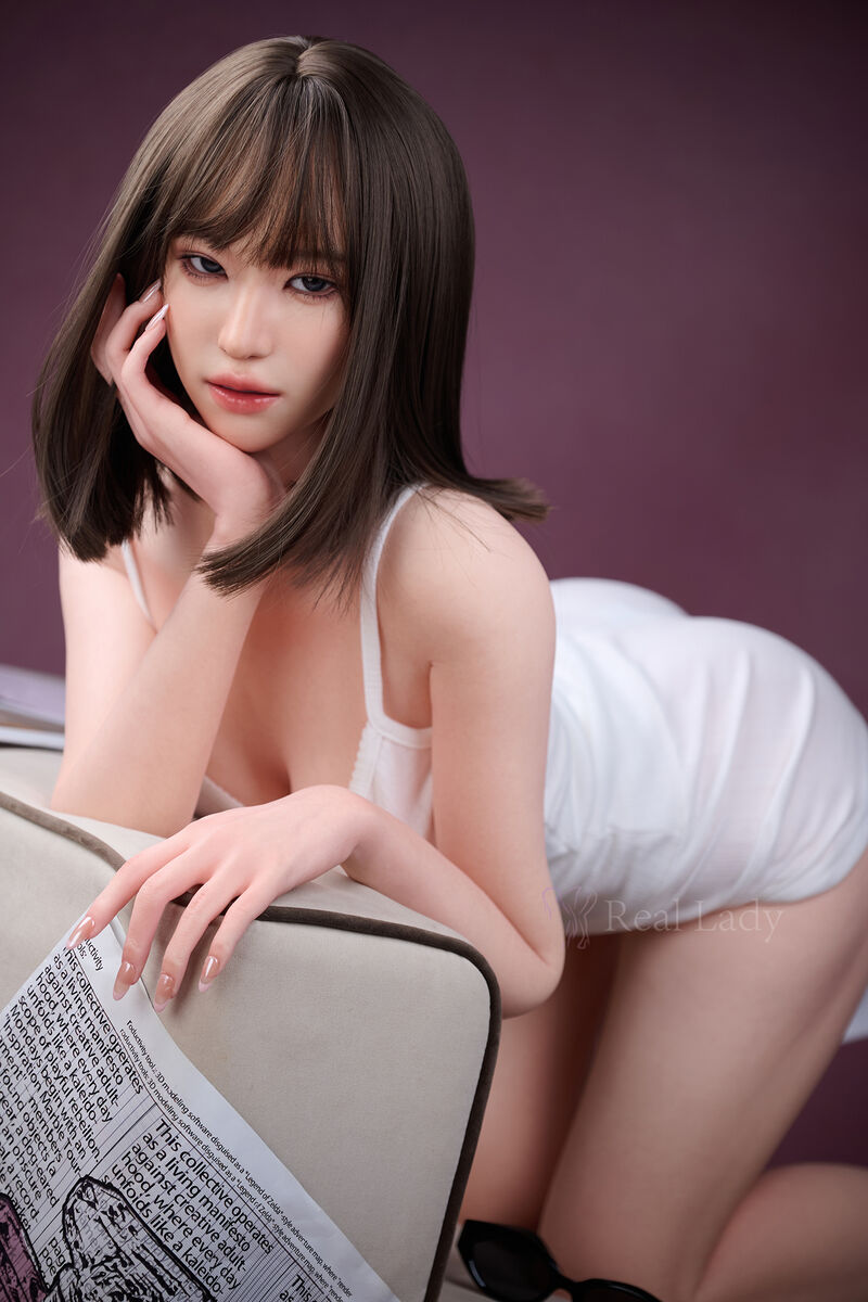 sexy Sexpuppen mit frechen Details