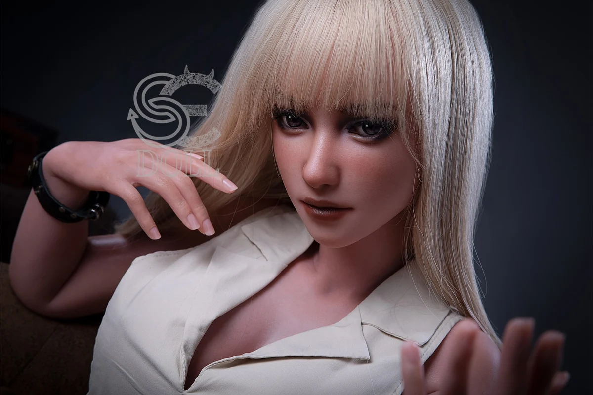 sexuelle doll Erith mit natürlichem Gesicht