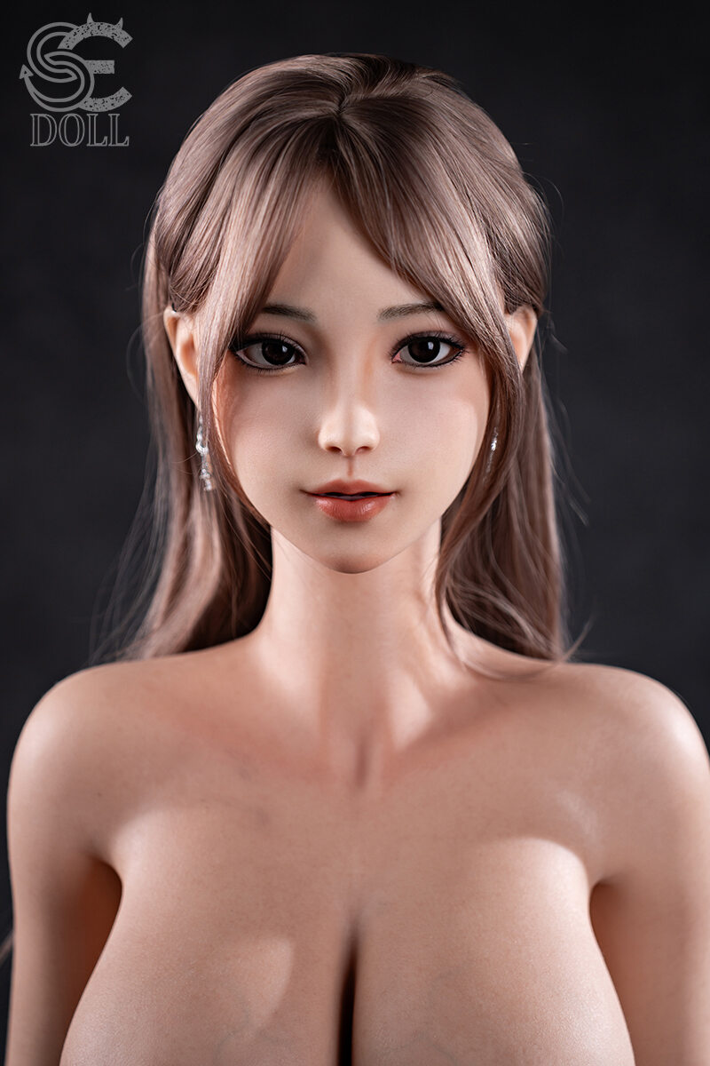 Sexdoll Hinata mit großer Oberweite