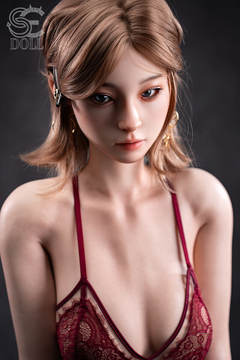 Lebensechte Love doll frau Mit trägt sexy rote Dessous