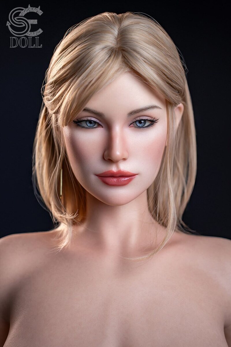 Detailaufnahme des Gesichts der Lovedoll Vivian A. mit realistischer Hautstruktur