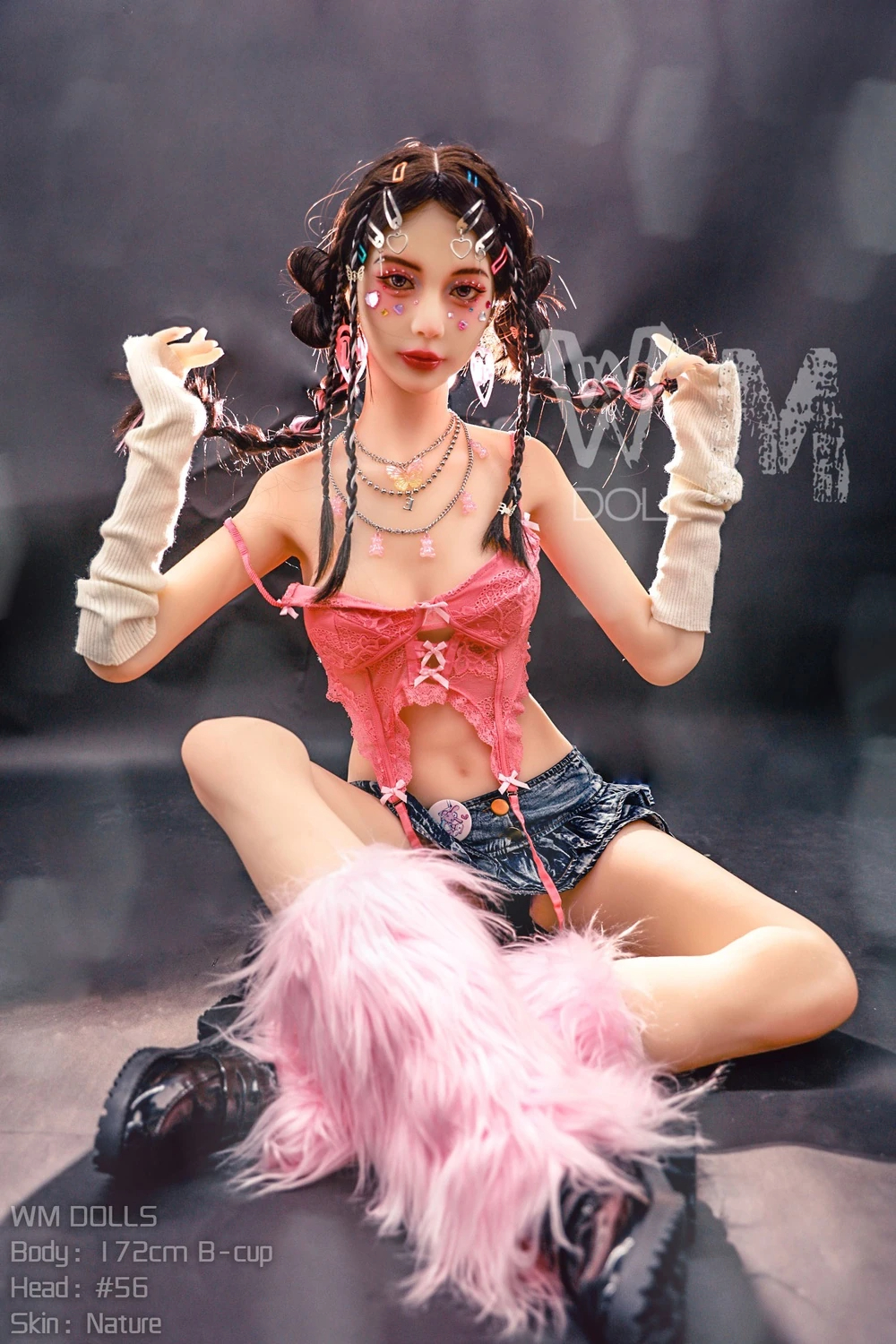 Niedliche Lovedoll mit unschuldigem Charme
