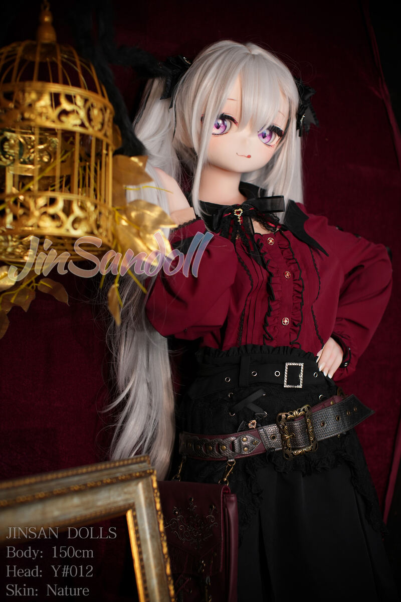 Anime Liebespuppen Y012 mit silbernem Haar und bordeauxroter Gothic-Bluse