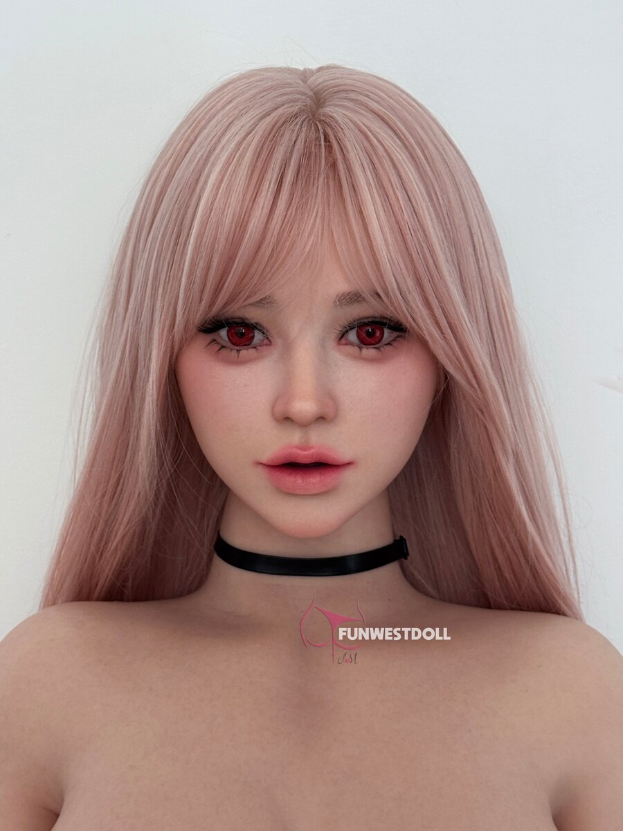 Elena in einer intimen, nahen Aufnahme – detailgetreue real doll mit realistischer Gestaltung