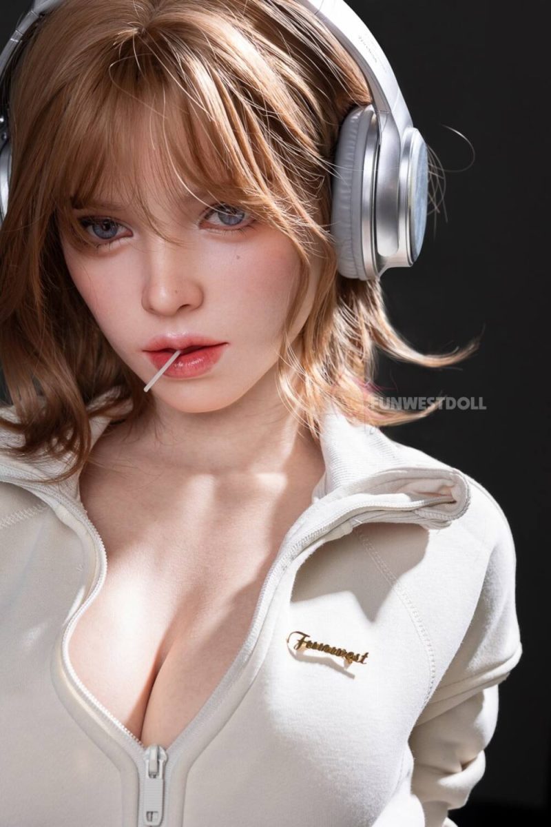 Silikon Sexpuppe Thalia in 152cm D Cup