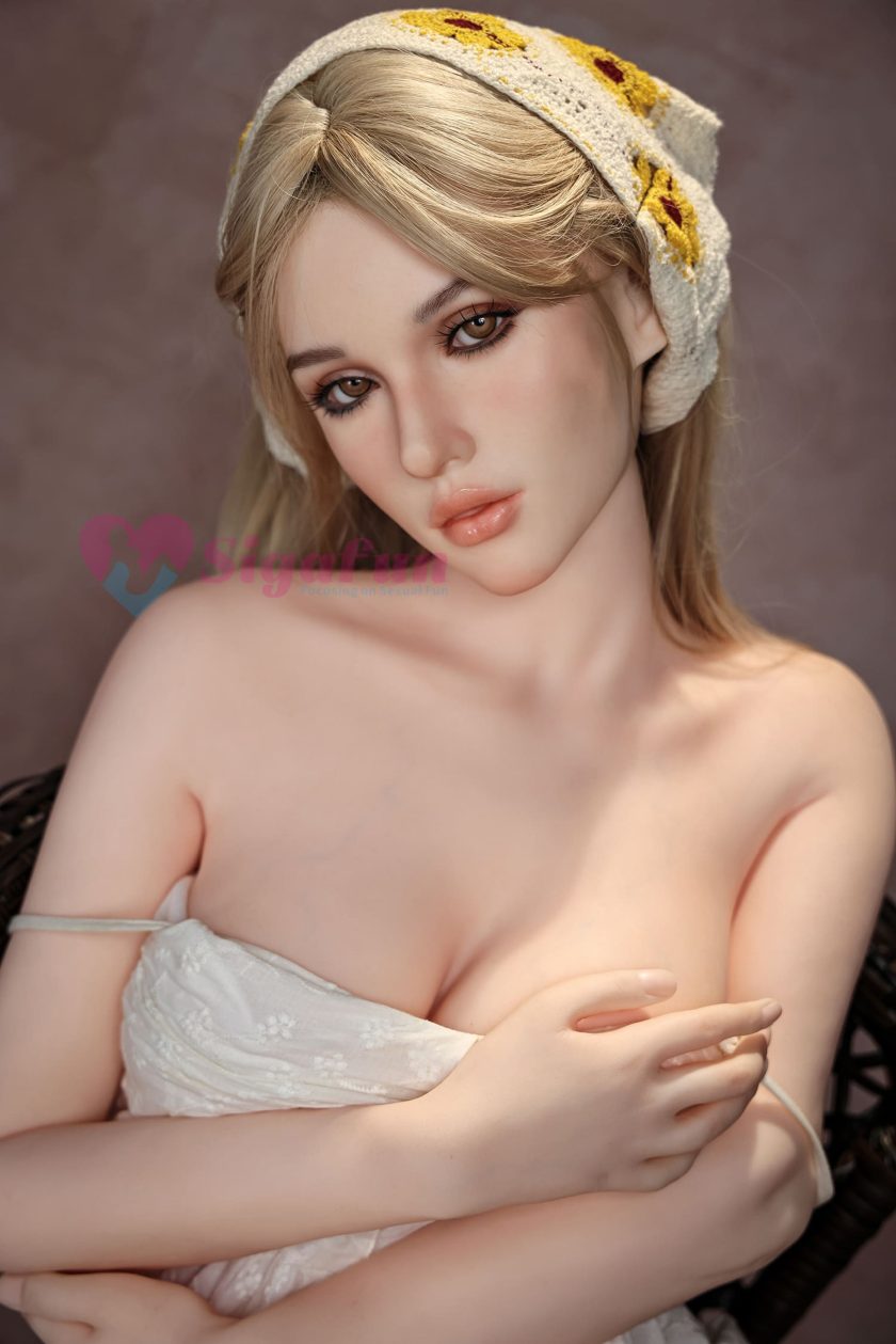 hyper realistic sex doll mit detaillierten Gesichtszügen